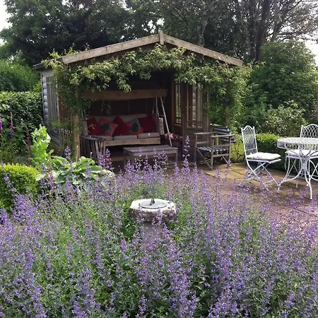 Rose 3* Tunstall (Lancashire)